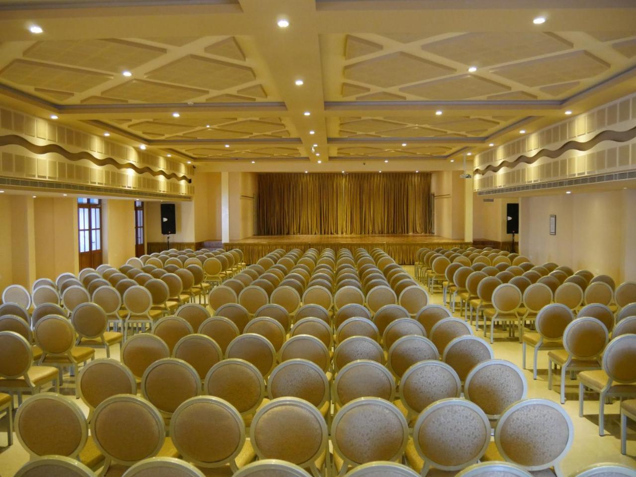Karthika Residency Hotel Kilimanur Eksteriør billede