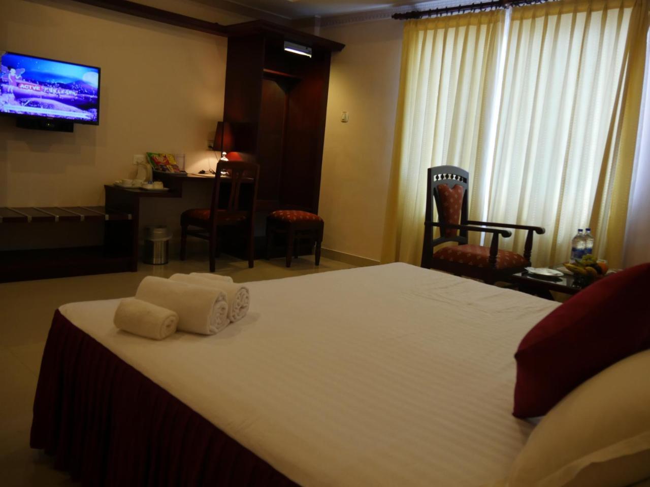 Karthika Residency Hotel Kilimanur Eksteriør billede